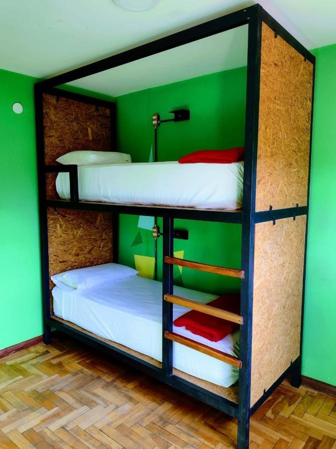 Pinto Casa Hostel & Bar 埃斯克尔 外观 照片