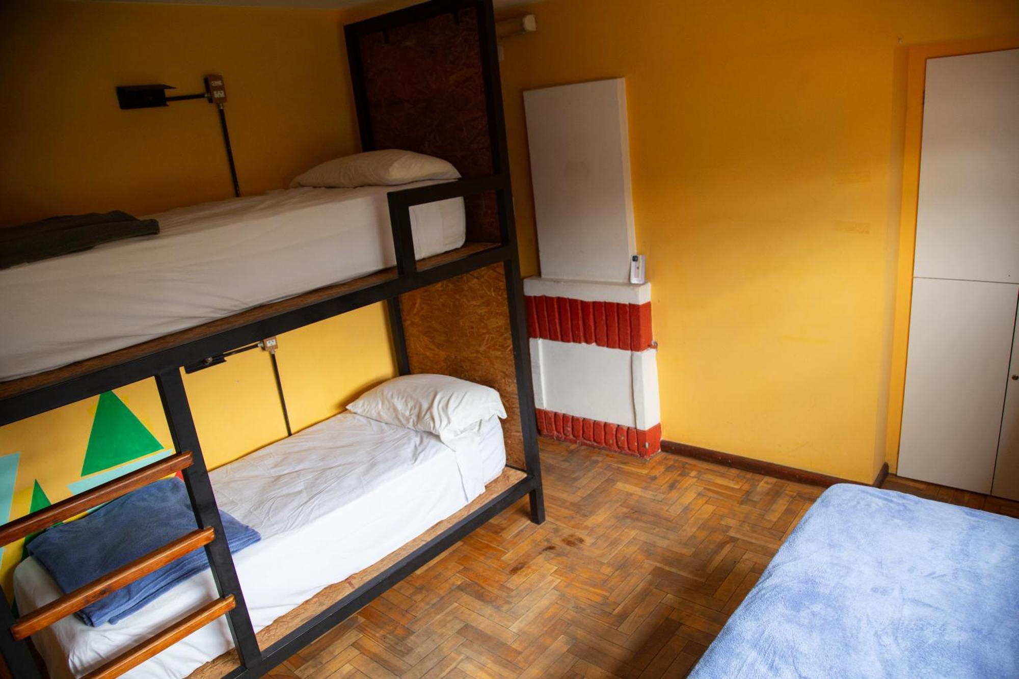 Pinto Casa Hostel & Bar 埃斯克尔 外观 照片