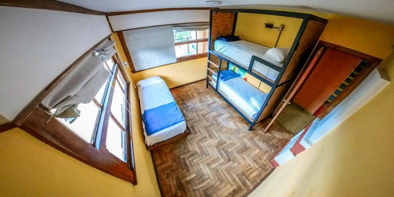 Pinto Casa Hostel & Bar 埃斯克尔 外观 照片